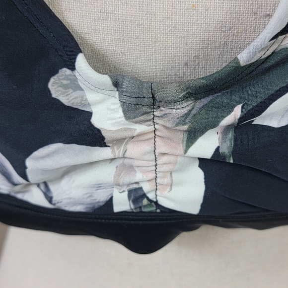 Athleta Floral Polynesia Swim Halter Bikini Top Sz 40D/DD - Picture 6 of 14